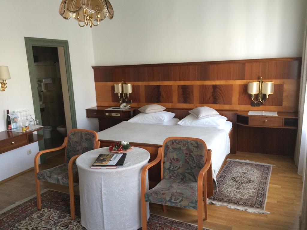 Seehotel Schwan Gmunden Luaran gambar